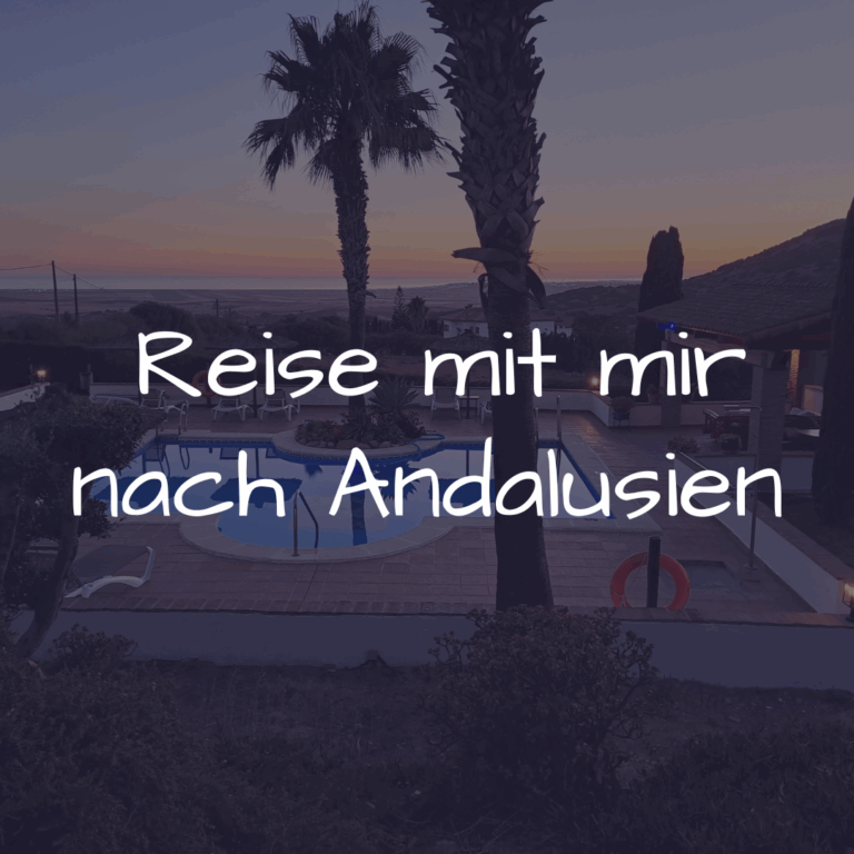 Poolterrasse mit Blick auf den Atlantik – ein Ort zum Innehalten und Genießen. Sinnbild für die Kunst, bewusst reisen zu können.